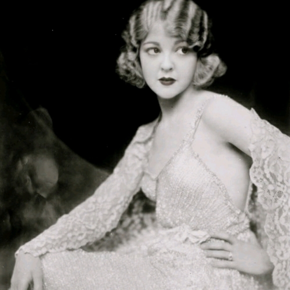 Meet your Posher, Lady - Picture 2 of 3